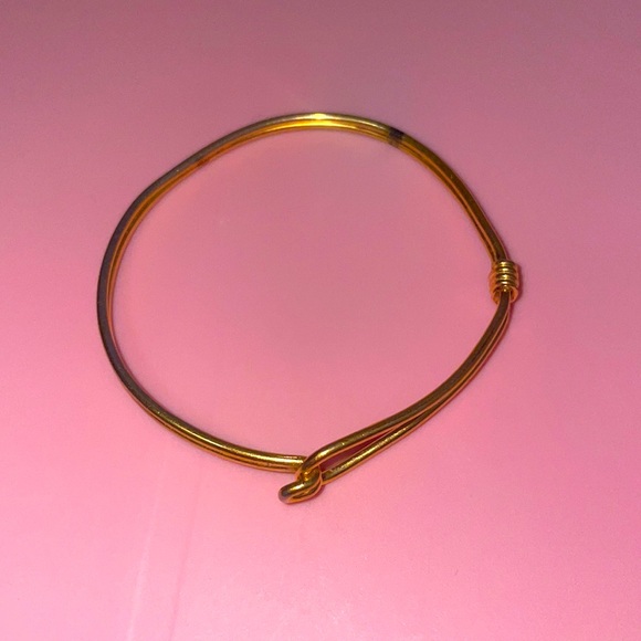 ✨ Gold-tone Bangle Bracelet (not real gold) ✨ - Picture 1 of 5